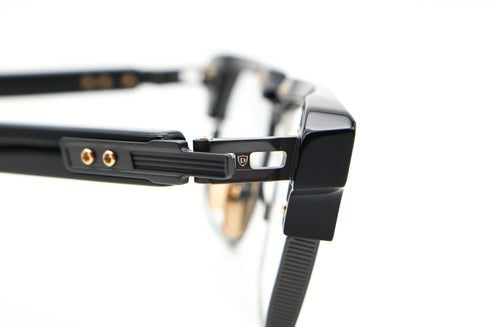 STATESMAN SEVEN col.04