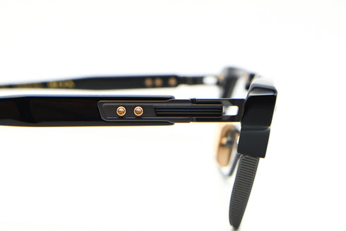 STATESMAN SEVEN col.04