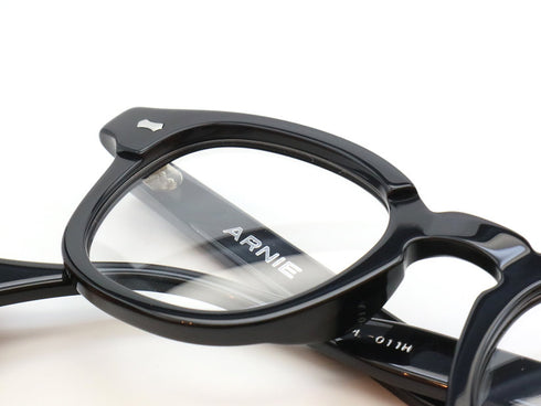 ARNIE 46 color. BLACK BROW