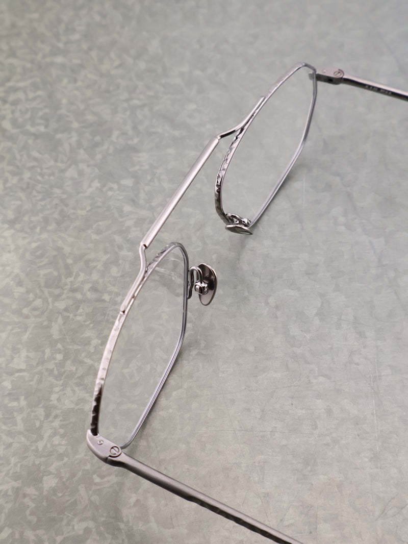 AHLEM（アーレム） Anjou Eyeglasses
眼鏡
槌目
Metal Frame（メタルフレーム）
bar bridge（バーブリッジ）