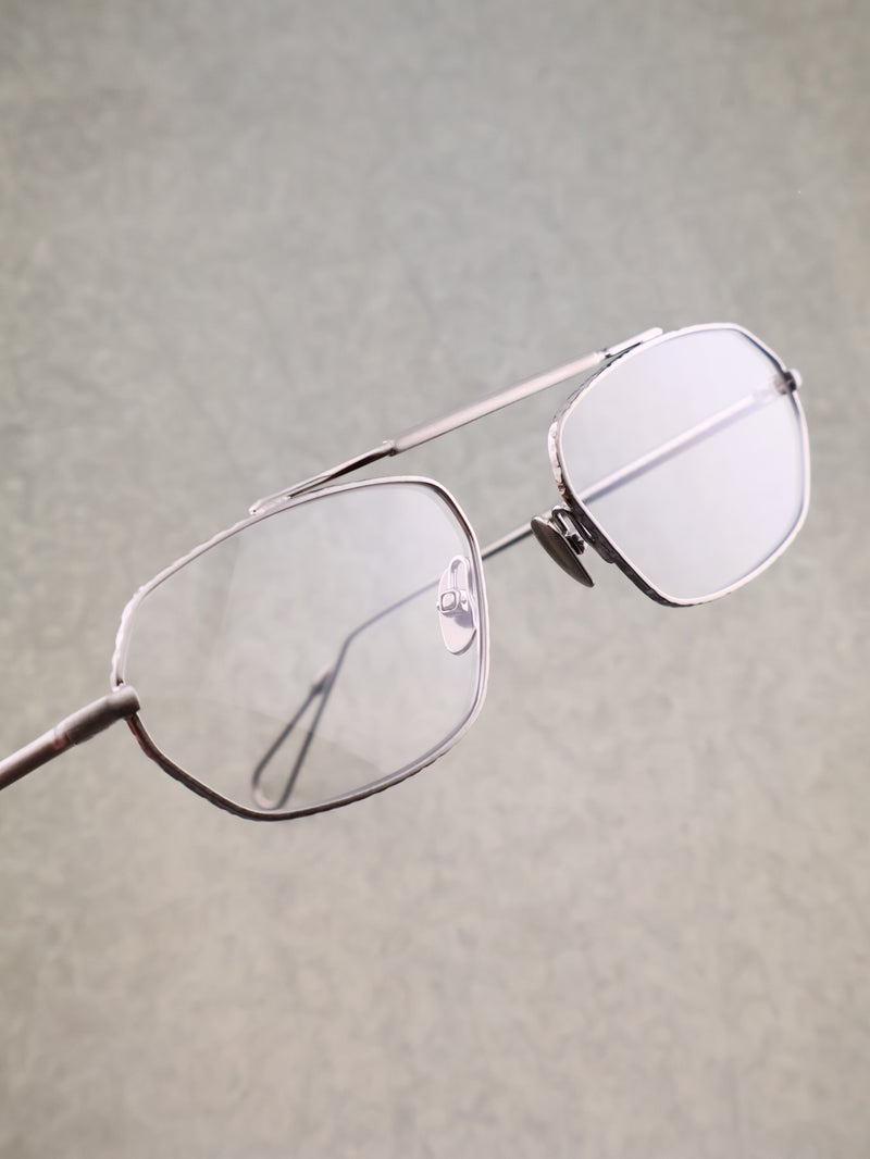 AHLEM（アーレム） Anjou Eyeglasses
眼鏡
槌目
Metal Frame（メタルフレーム）
bar bridge（バーブリッジ）